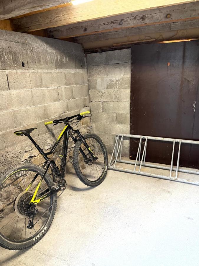 Le Chal Heureux Bel Appartement Dans Vieille Ferme De Montagne Renovee Les Orres Exterior photo
