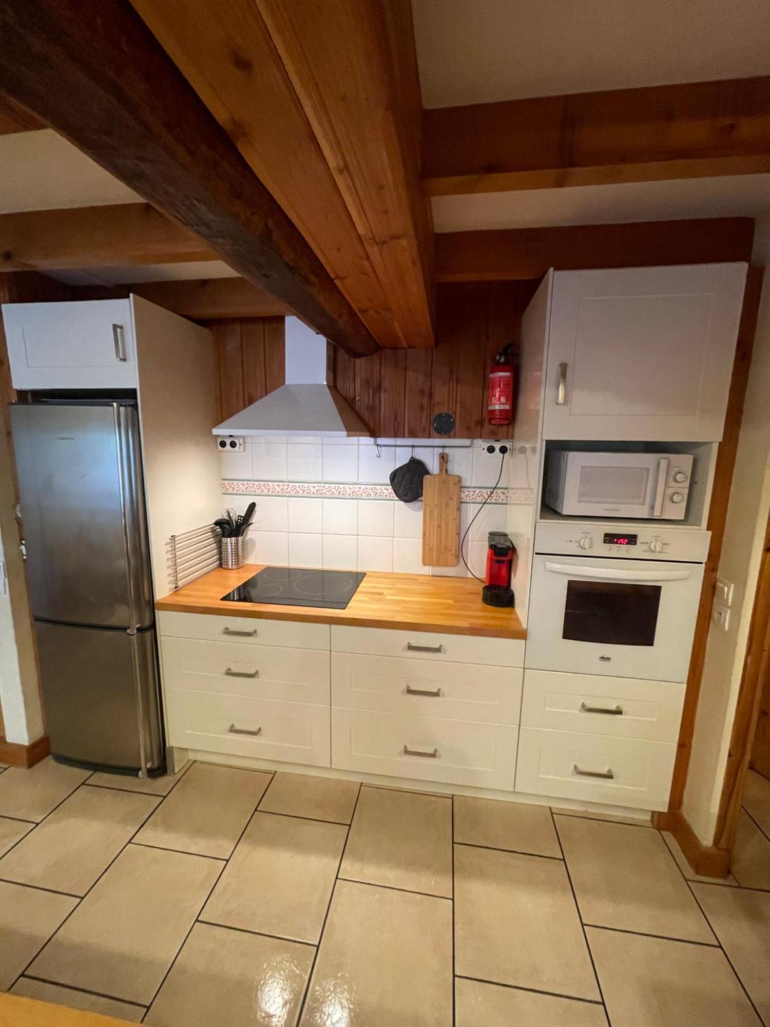 Le Chal Heureux Bel Appartement Dans Vieille Ferme De Montagne Renovee Les Orres Exterior photo