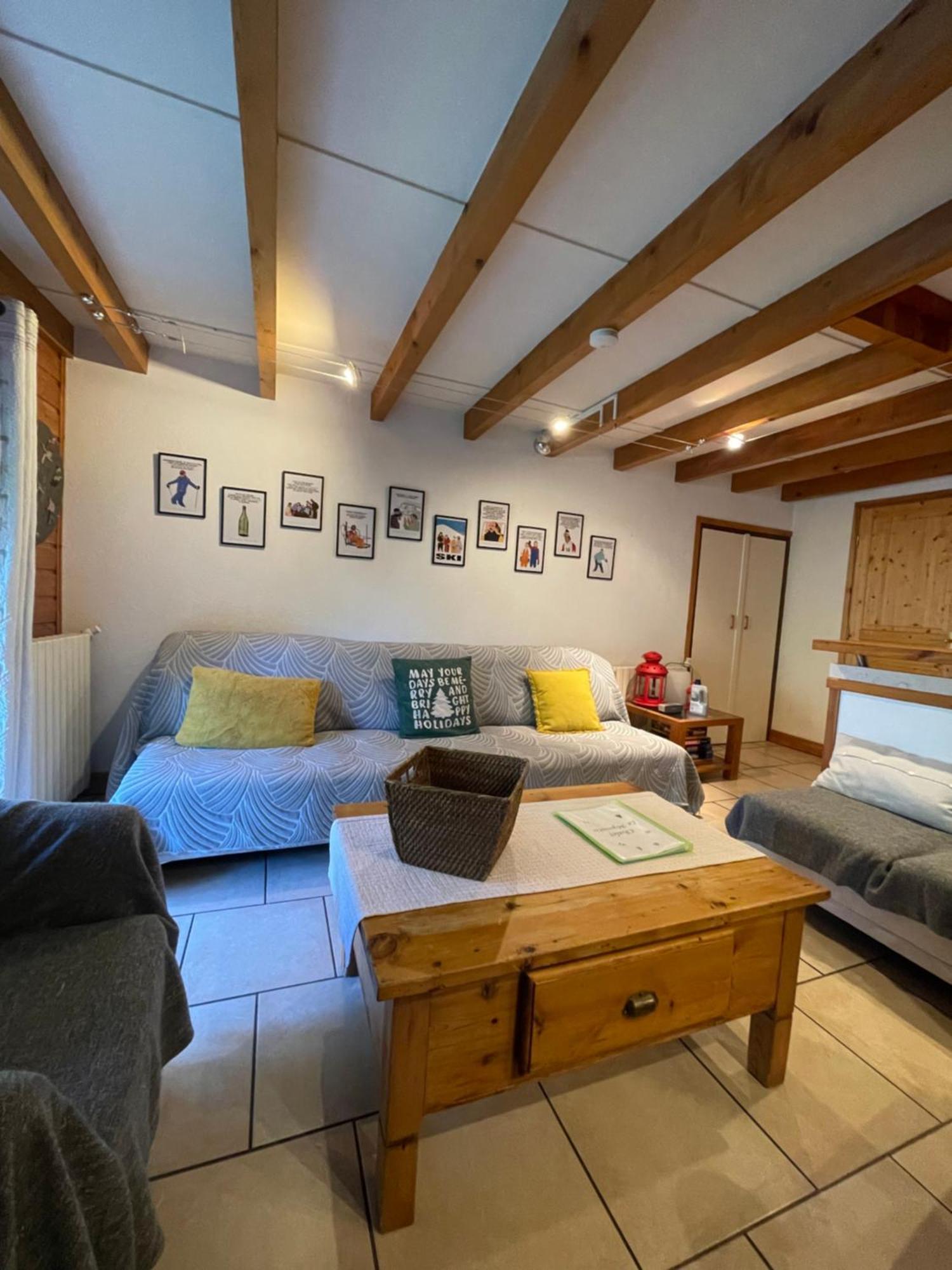 Le Chal Heureux Bel Appartement Dans Vieille Ferme De Montagne Renovee Les Orres Exterior photo