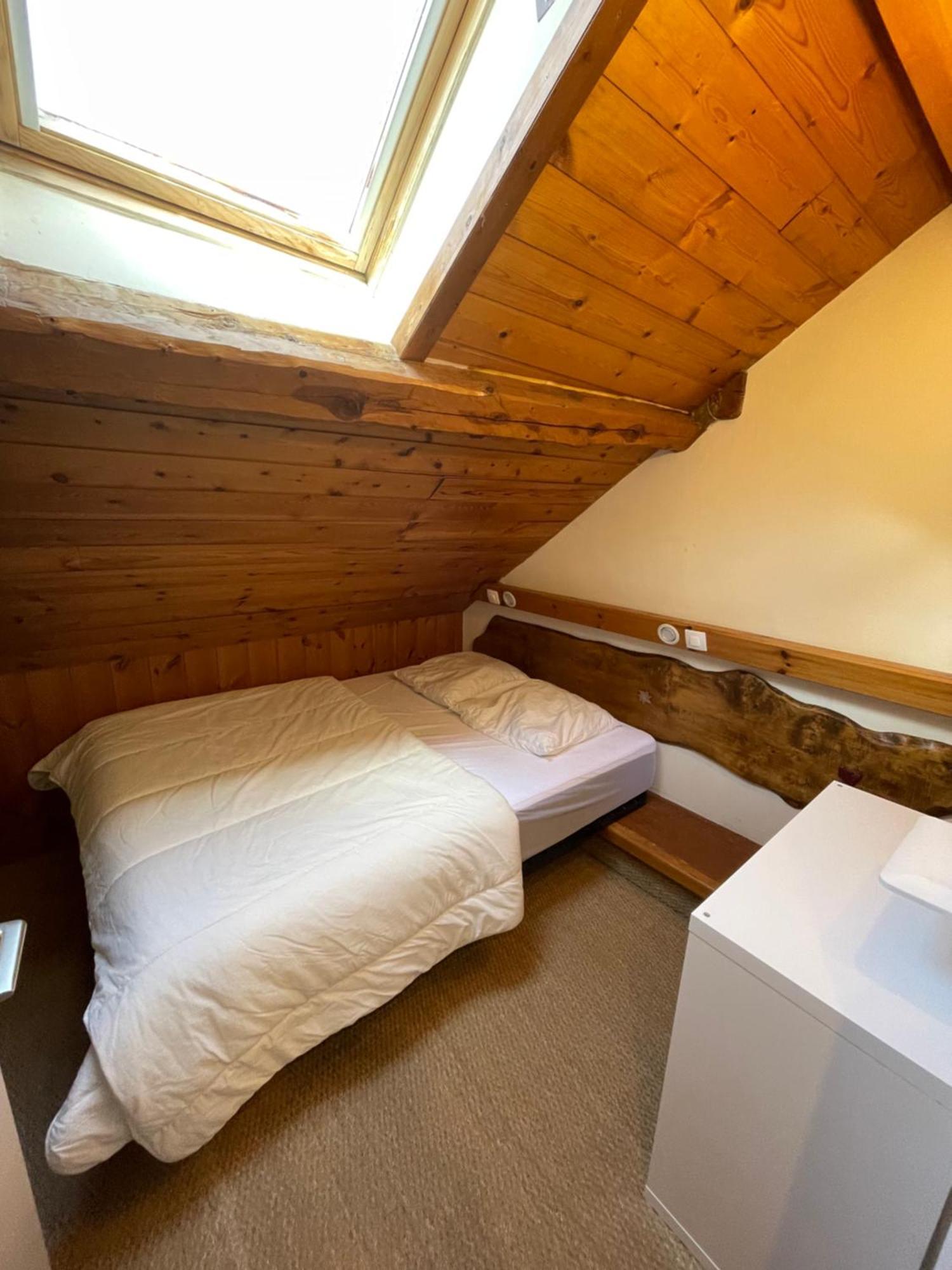 Le Chal Heureux Bel Appartement Dans Vieille Ferme De Montagne Renovee Les Orres Exterior photo