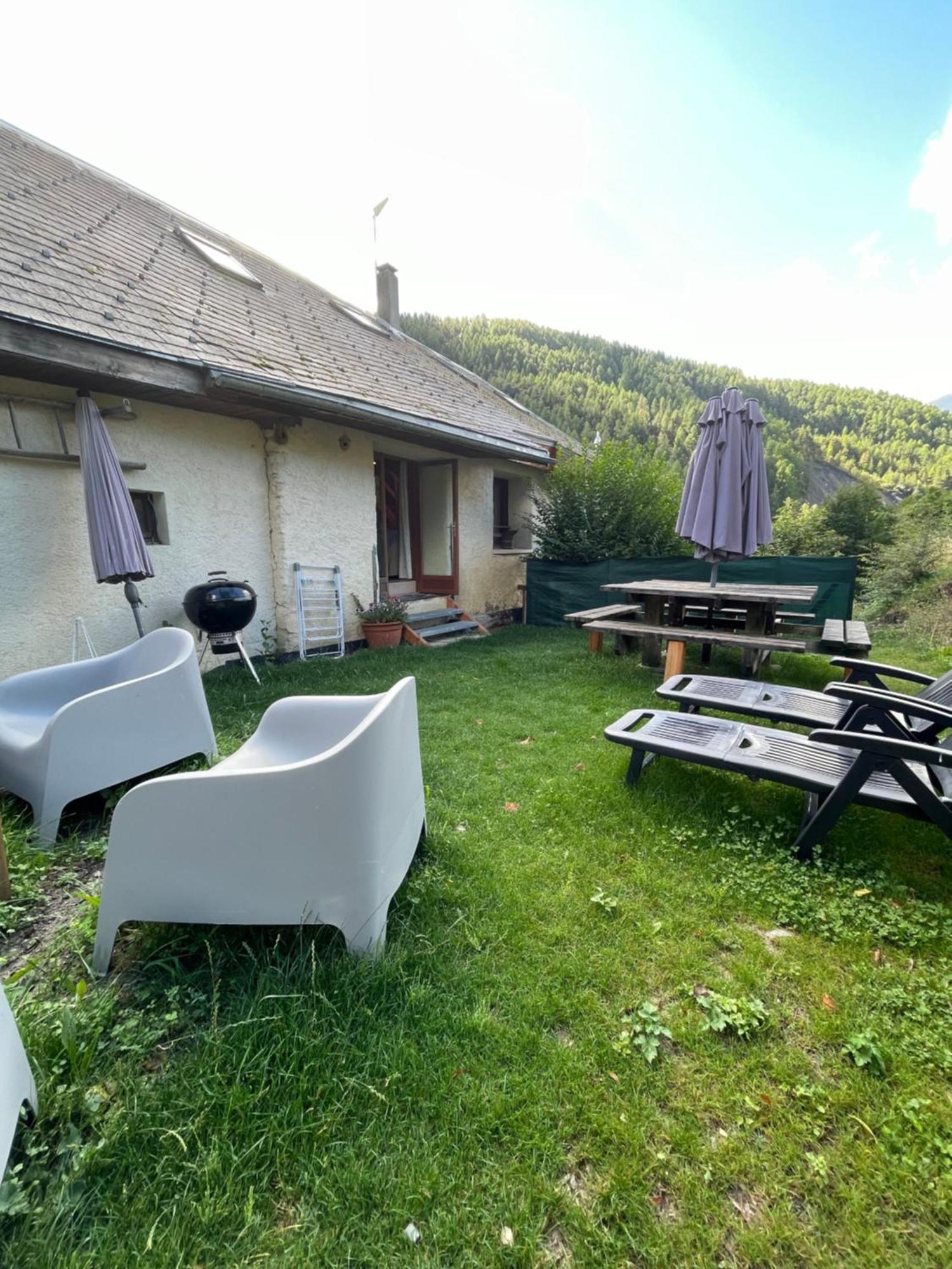Le Chal Heureux Bel Appartement Dans Vieille Ferme De Montagne Renovee Les Orres Exterior photo